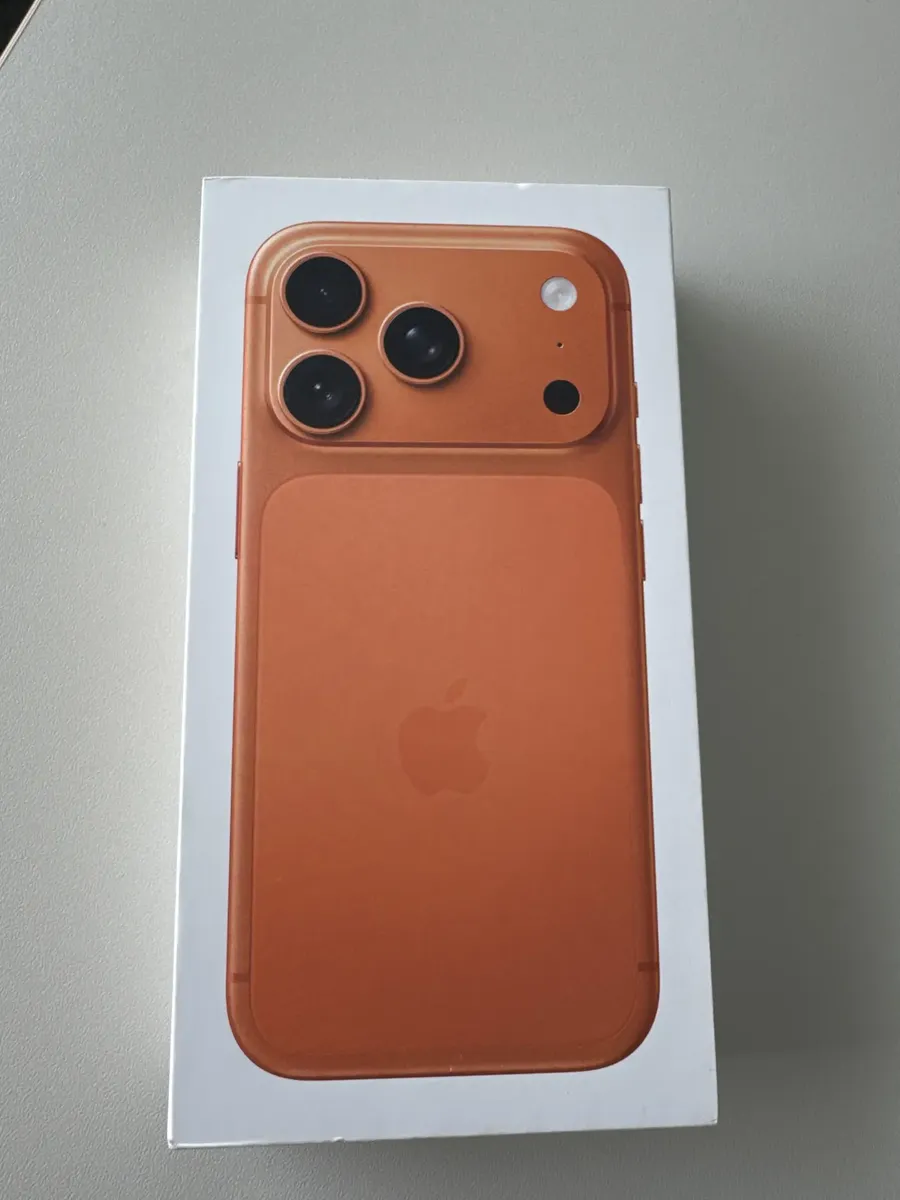 Foto real do iPhone 17 Pro Max na caixa enviada pelo cliente